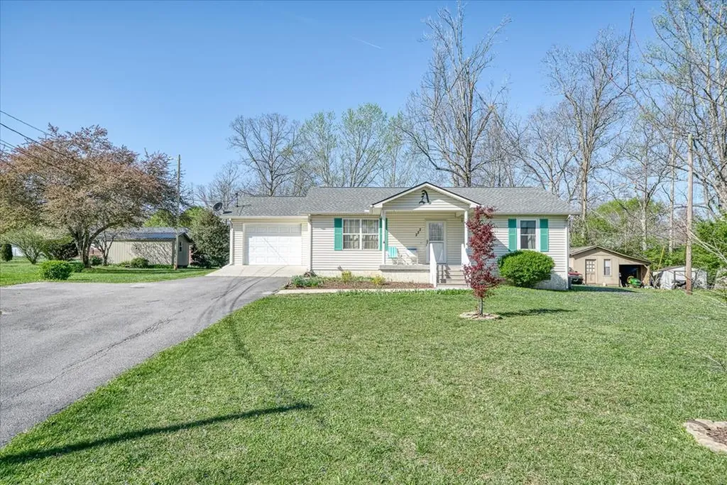 222 Valley Lane Crossville TN 38555