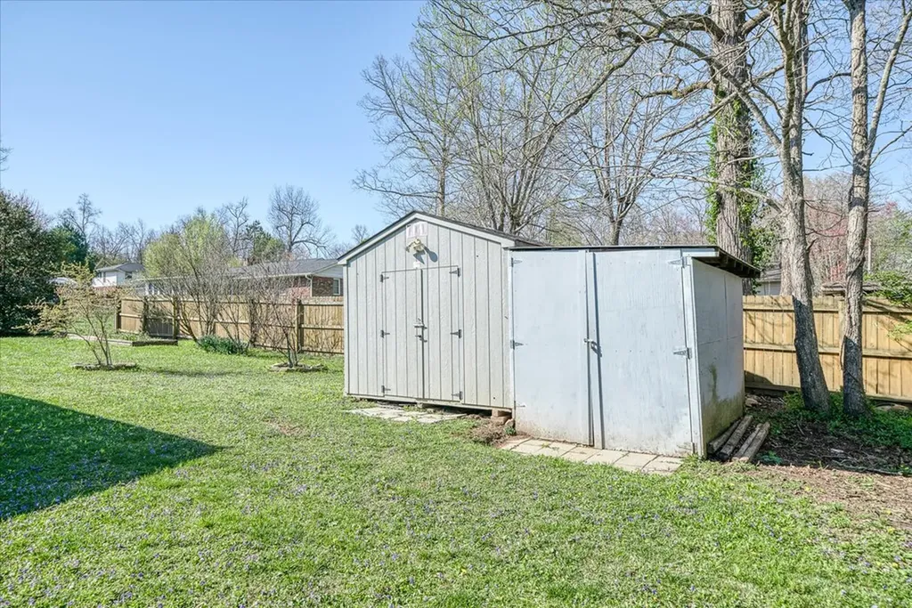 222 Valley Lane Crossville TN 38555