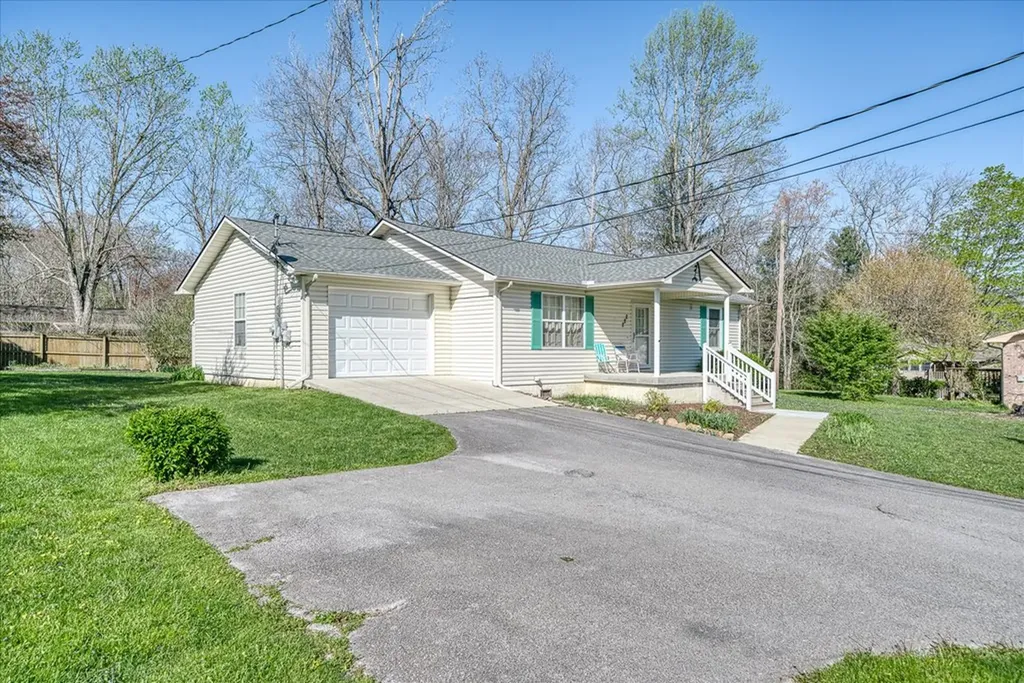 222 Valley Lane Crossville TN 38555