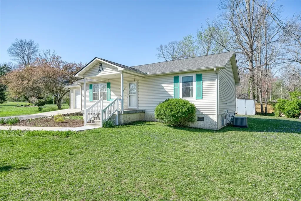 222 Valley Lane Crossville TN 38555