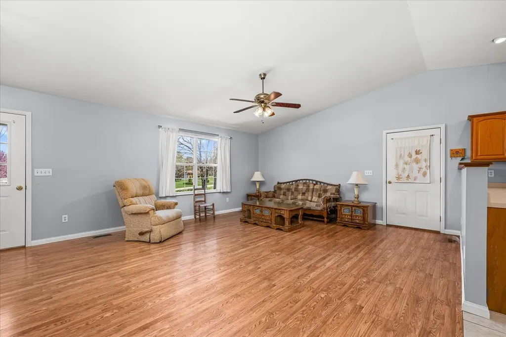 222 Valley Lane Crossville TN 38555