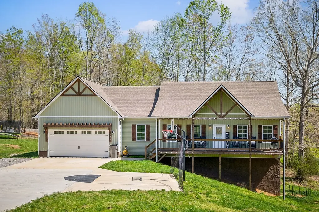 6950 Burgess Falls Road Baxter TN 38544