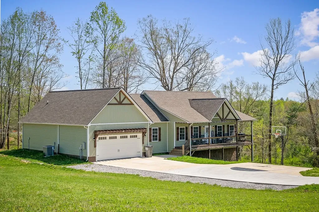 6950 Burgess Falls Road Baxter TN 38544