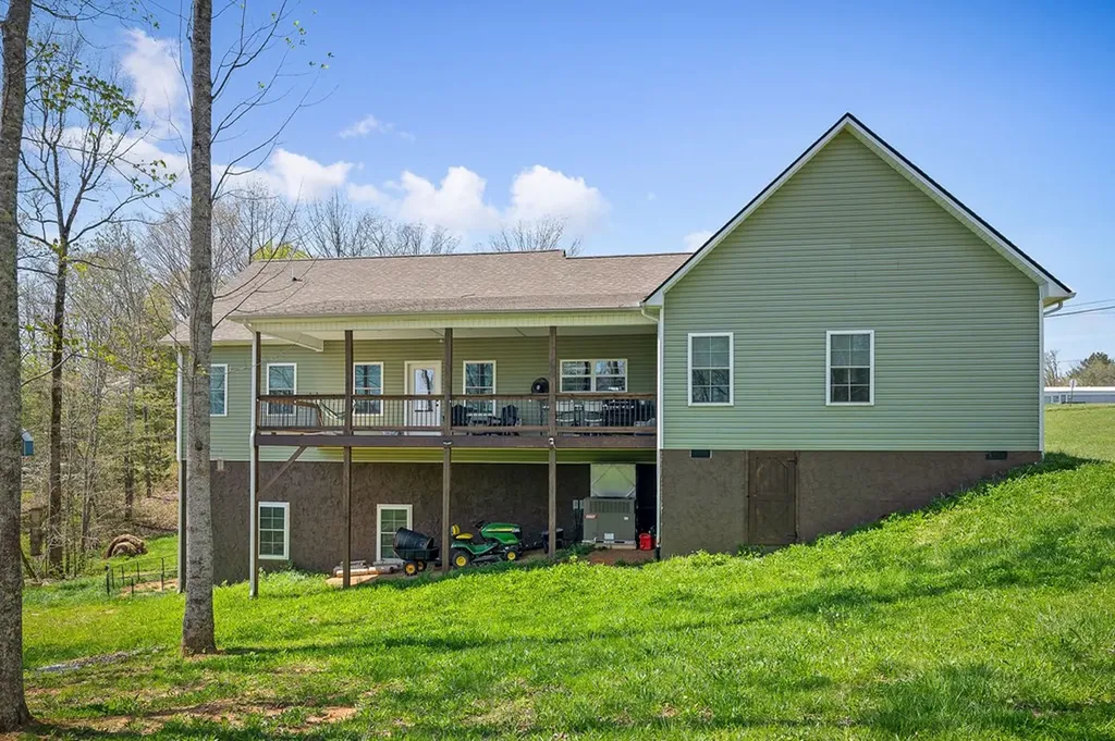 6950 Burgess Falls Road Baxter TN 38544