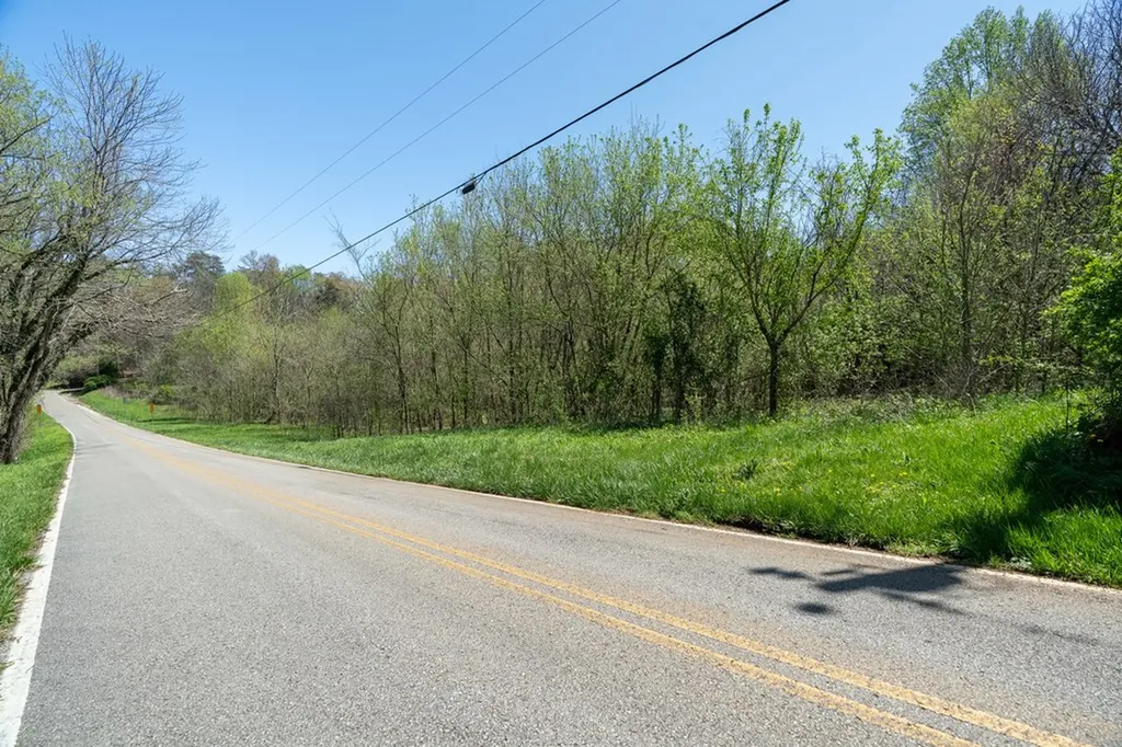 2212 Mack Floyd Road Sparta TN 38583