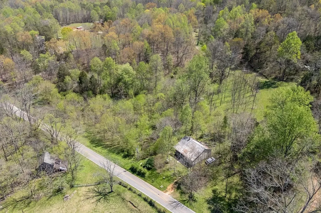 2212 Mack Floyd Road Sparta TN 38583