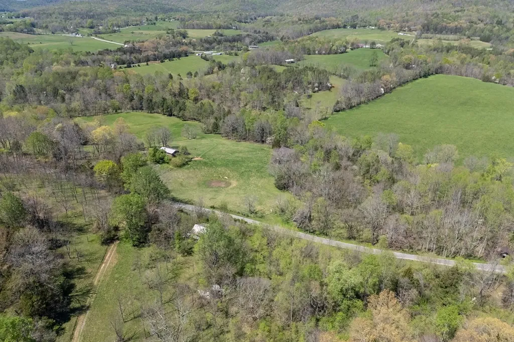 2212 Mack Floyd Road Sparta TN 38583