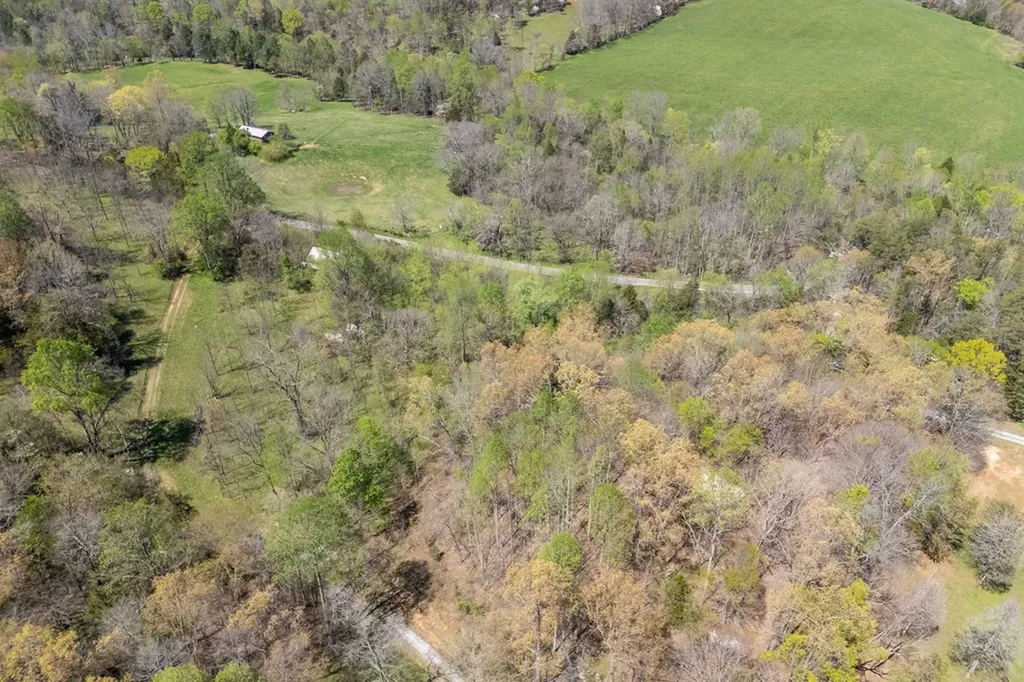 2212 Mack Floyd Road Sparta TN 38583