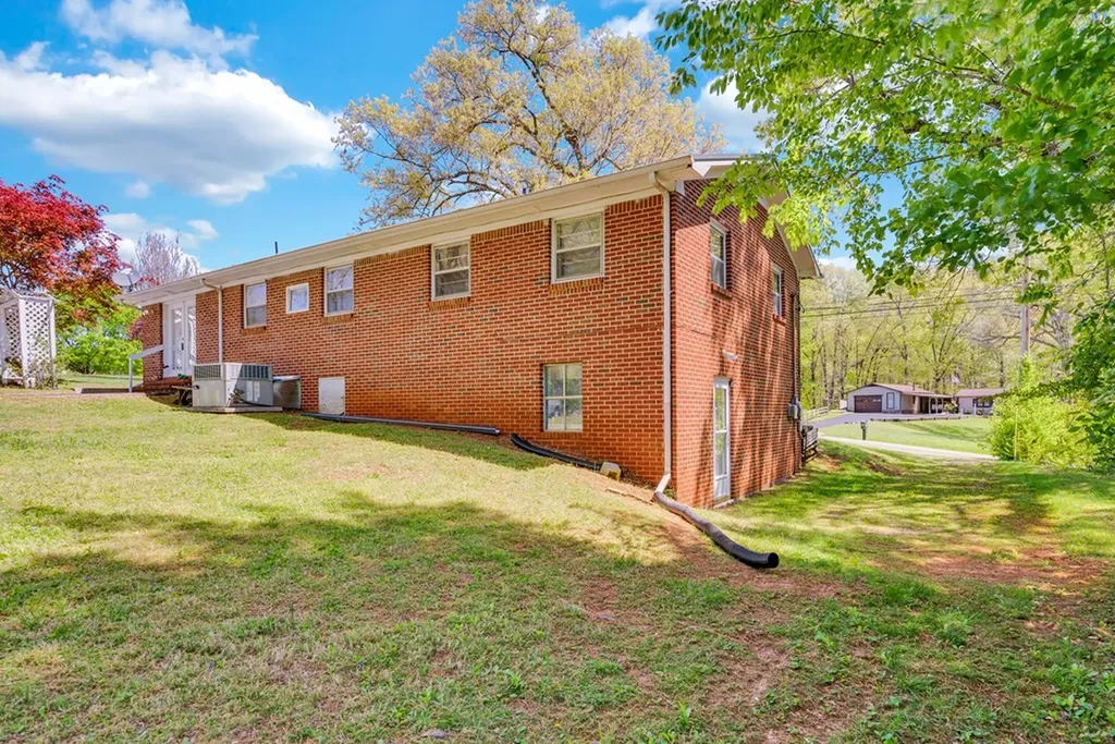 455 Spring Valley Mcminnville TN 37110