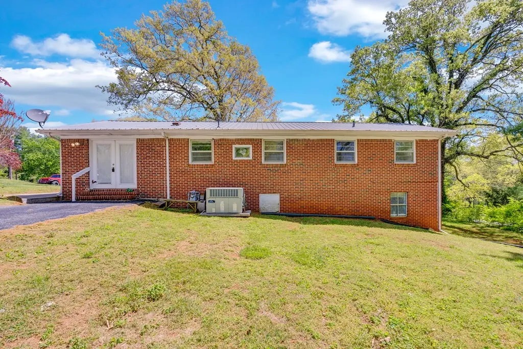 455 Spring Valley Mcminnville TN 37110