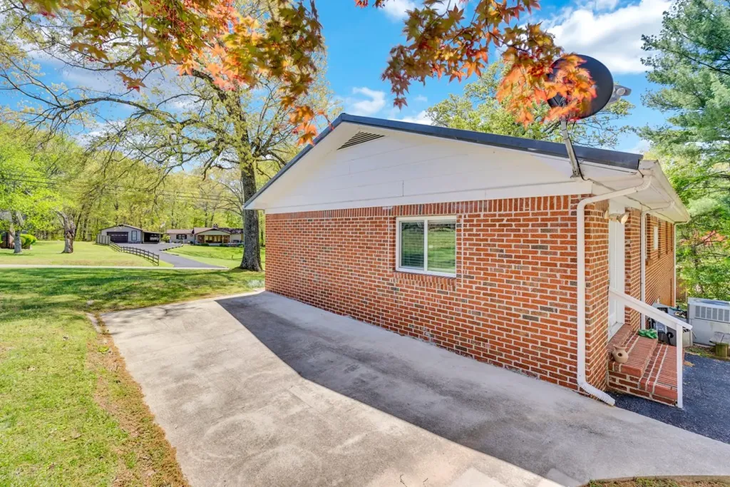 455 Spring Valley Mcminnville TN 37110