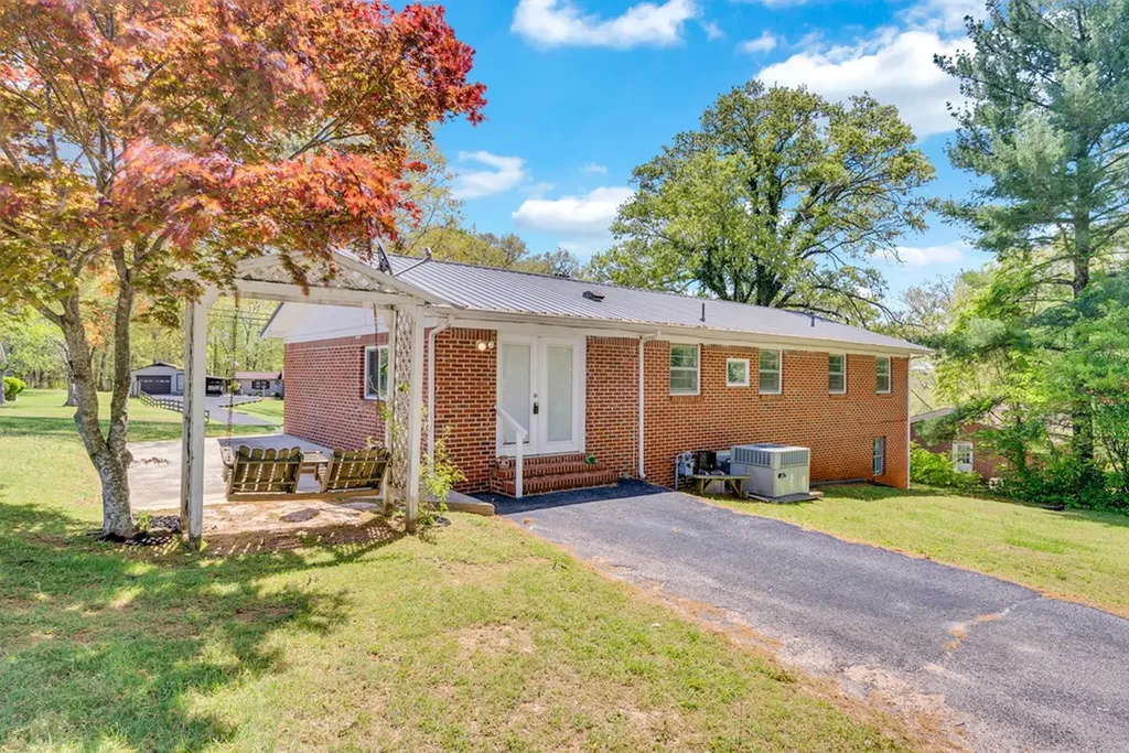 455 Spring Valley Mcminnville TN 37110