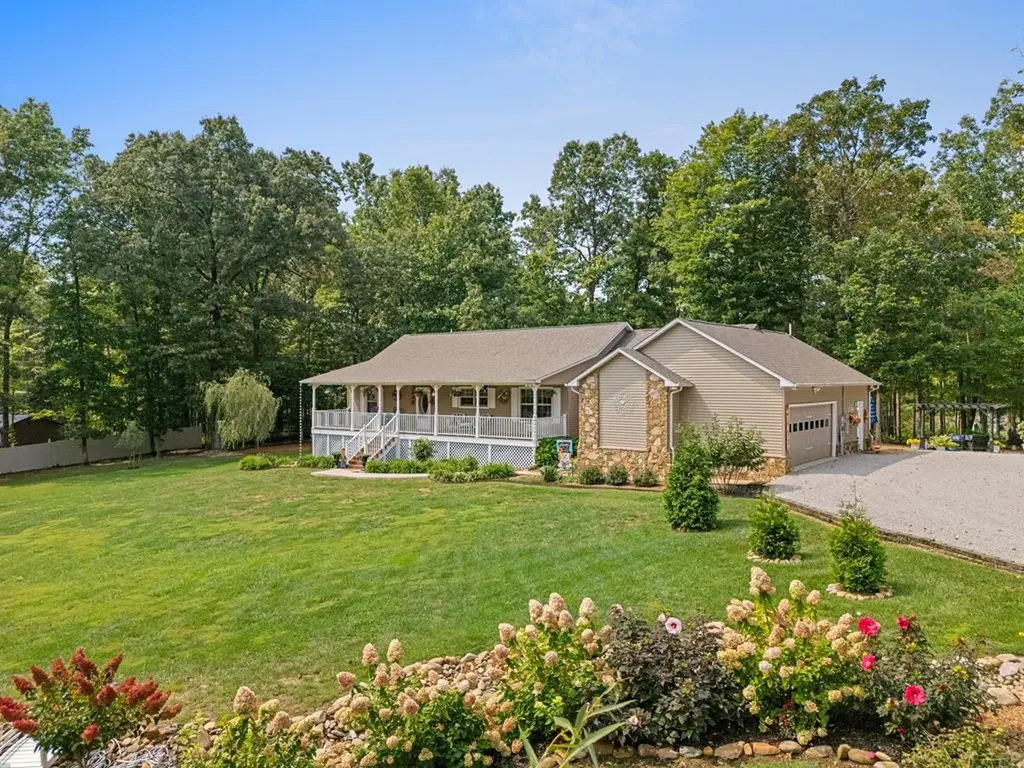 533 T Road Monterey TN 38574