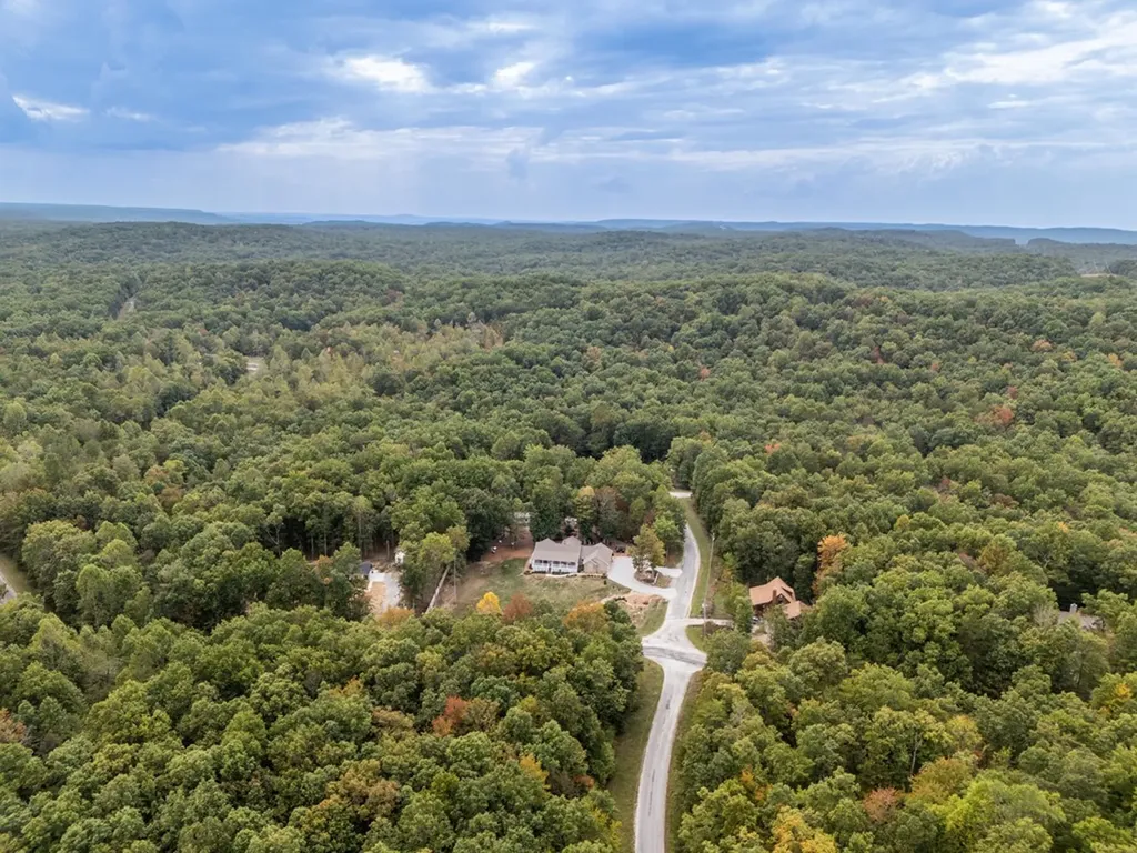 533 T Road Monterey TN 38574