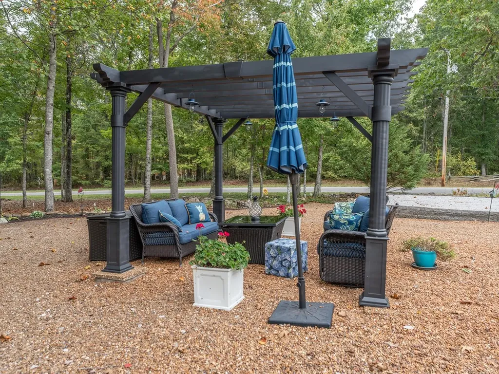 533 T Road Monterey TN 38574