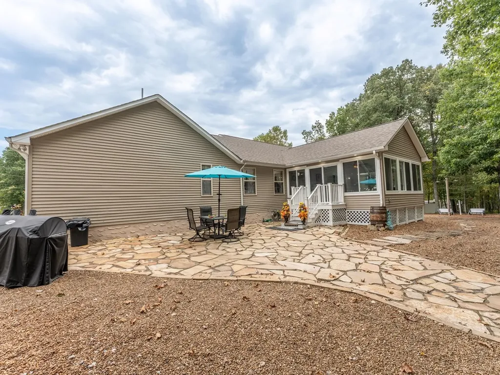 533 T Road Monterey TN 38574