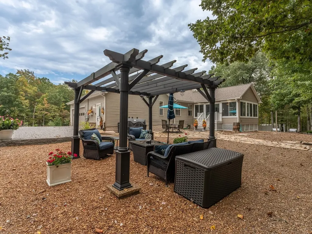 533 T Road Monterey TN 38574