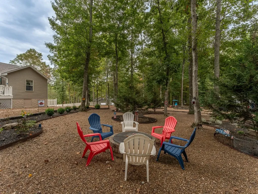 533 T Road Monterey TN 38574