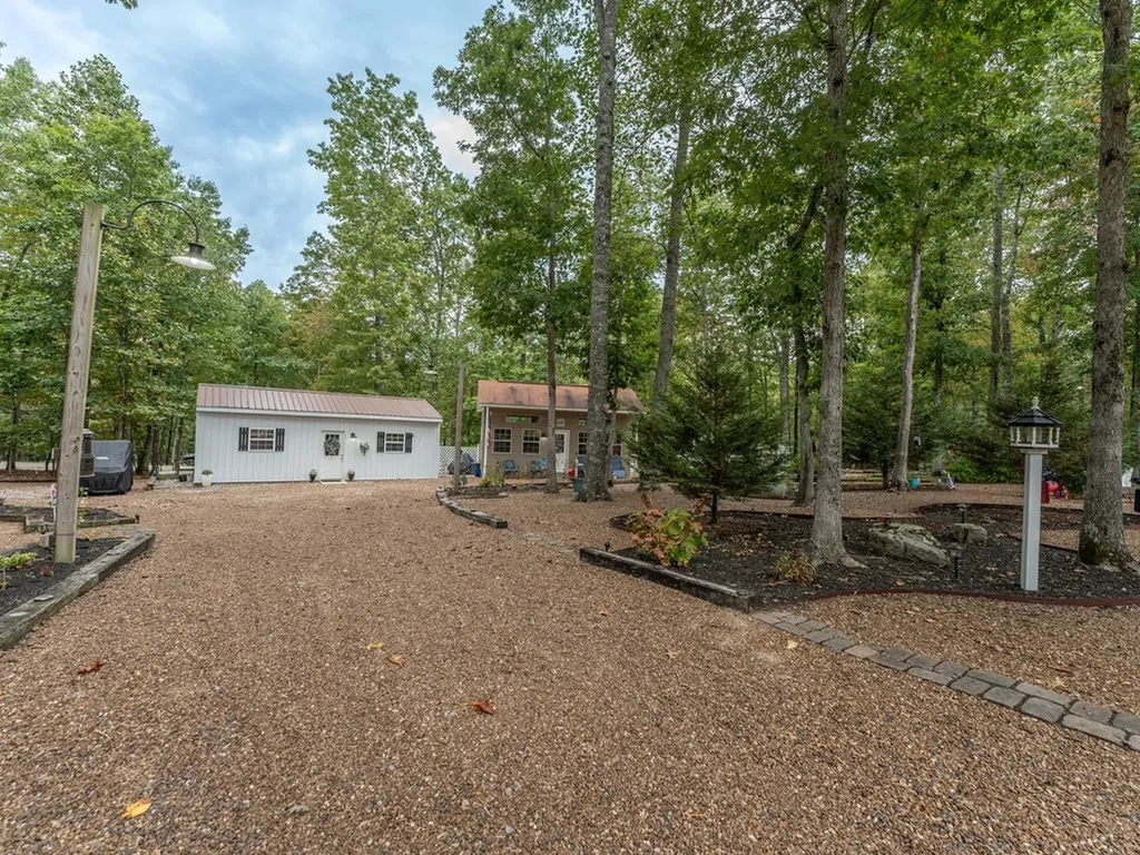 533 T Road Monterey TN 38574