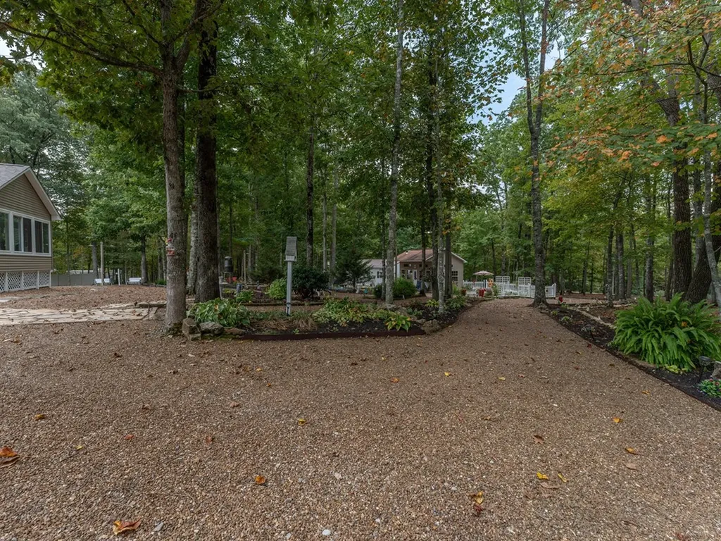 533 T Road Monterey TN 38574