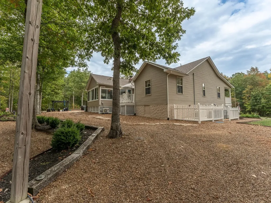 533 T Road Monterey TN 38574