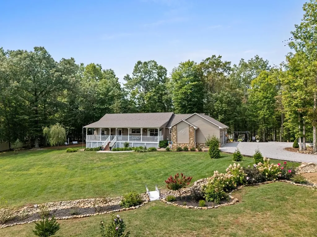 533 T Road Monterey TN 38574