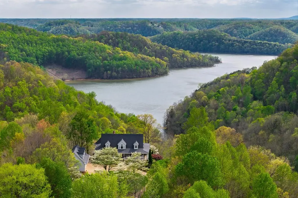 180 Austin Ridge Road Baxter TN 38544