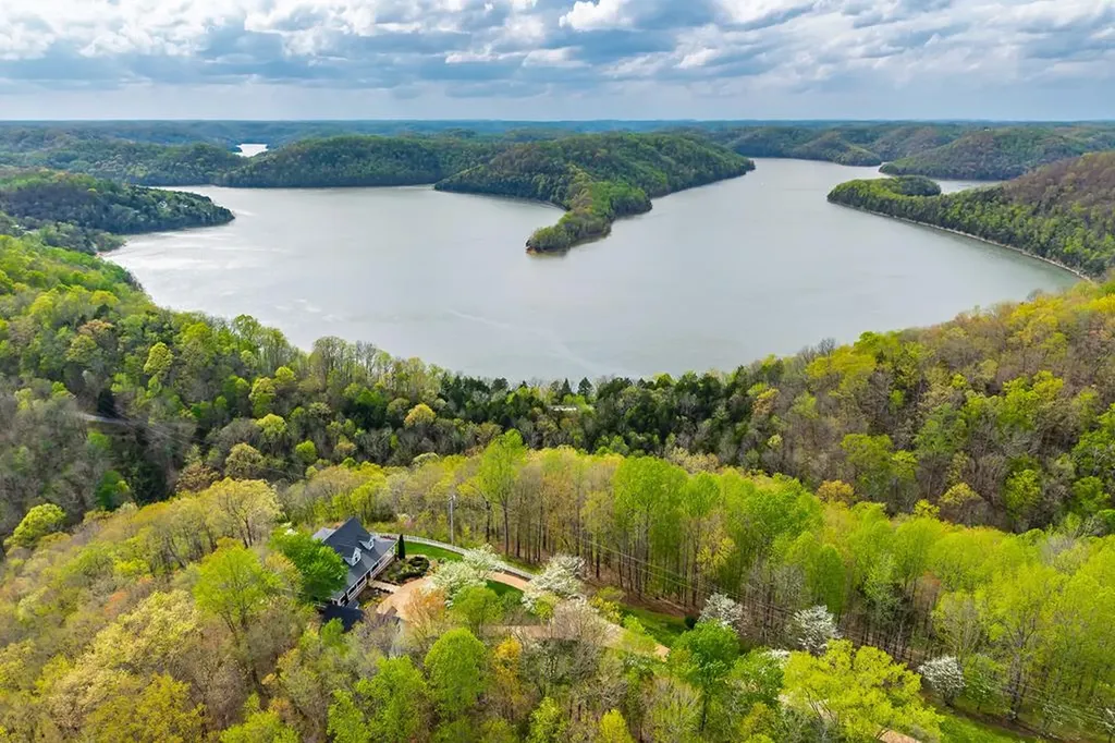 180 Austin Ridge Road Baxter TN 38544