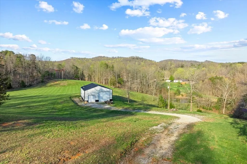 209 Simmental Lane Hilham TN 38568