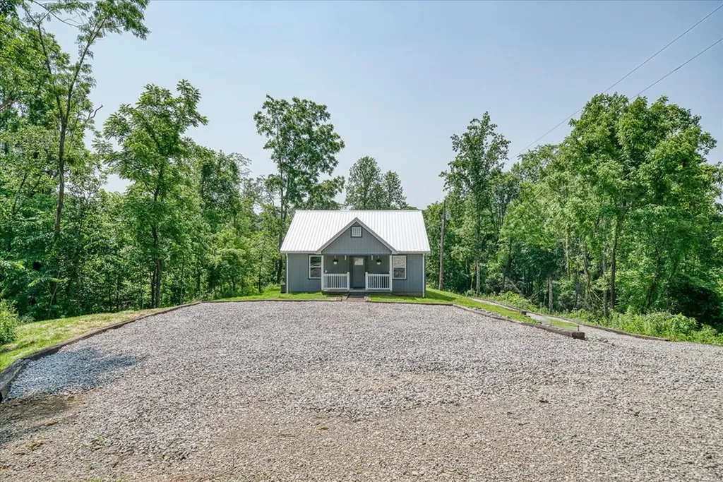 299 Shire Lane Celina TN 38551