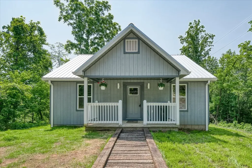 299 Shire Lane Celina TN 38551