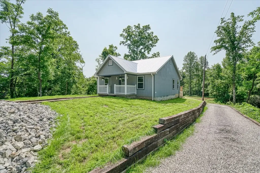 299 Shire Lane Celina TN 38551