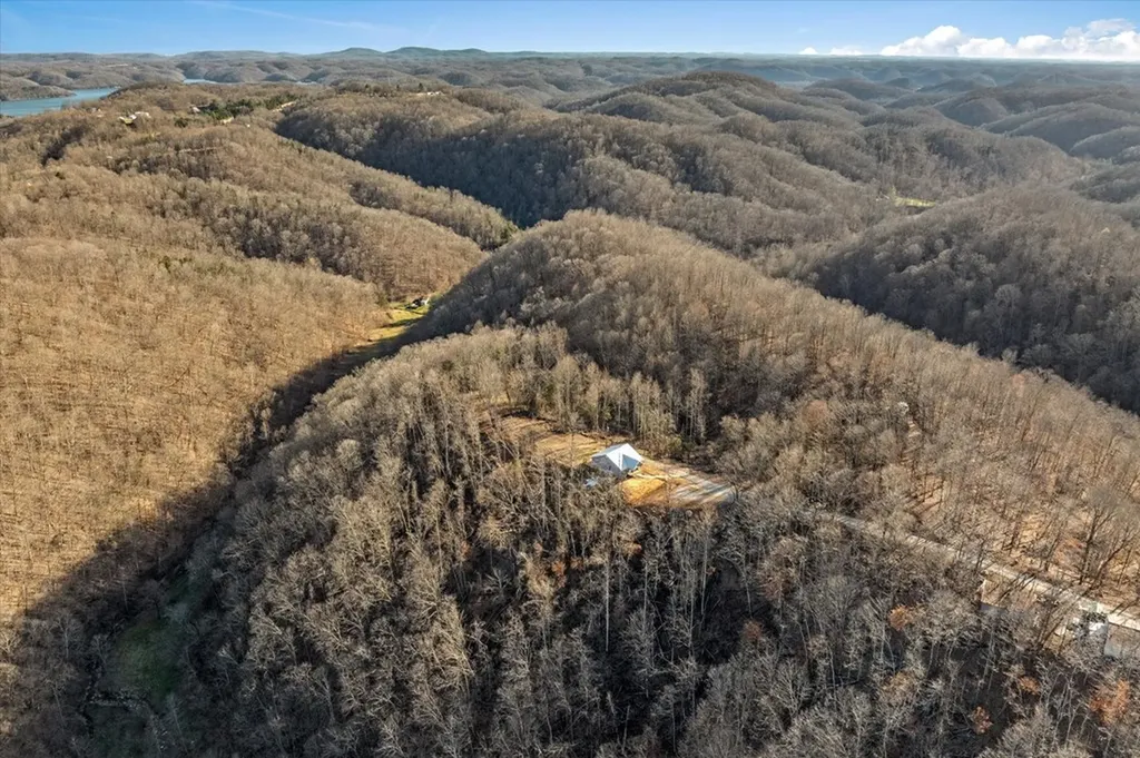 299 Shire Lane Celina TN 38551