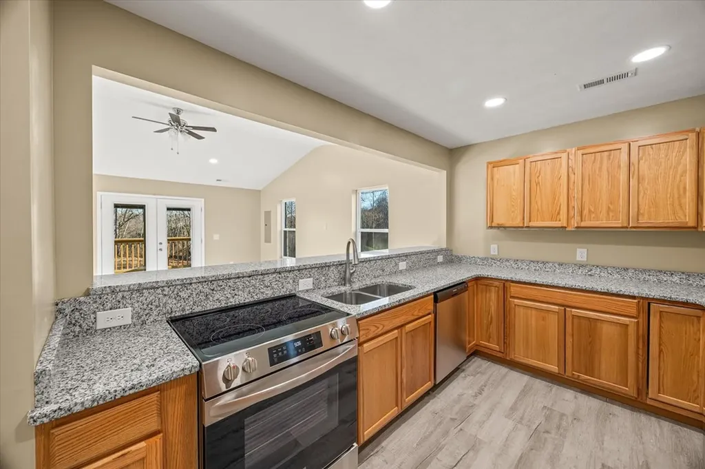 299 Shire Lane Celina TN 38551