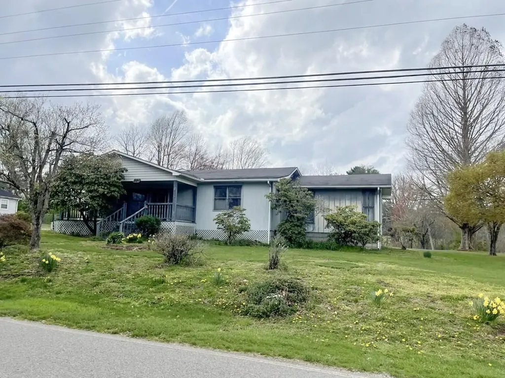 986 Old Mail Road Crossville TN 38555