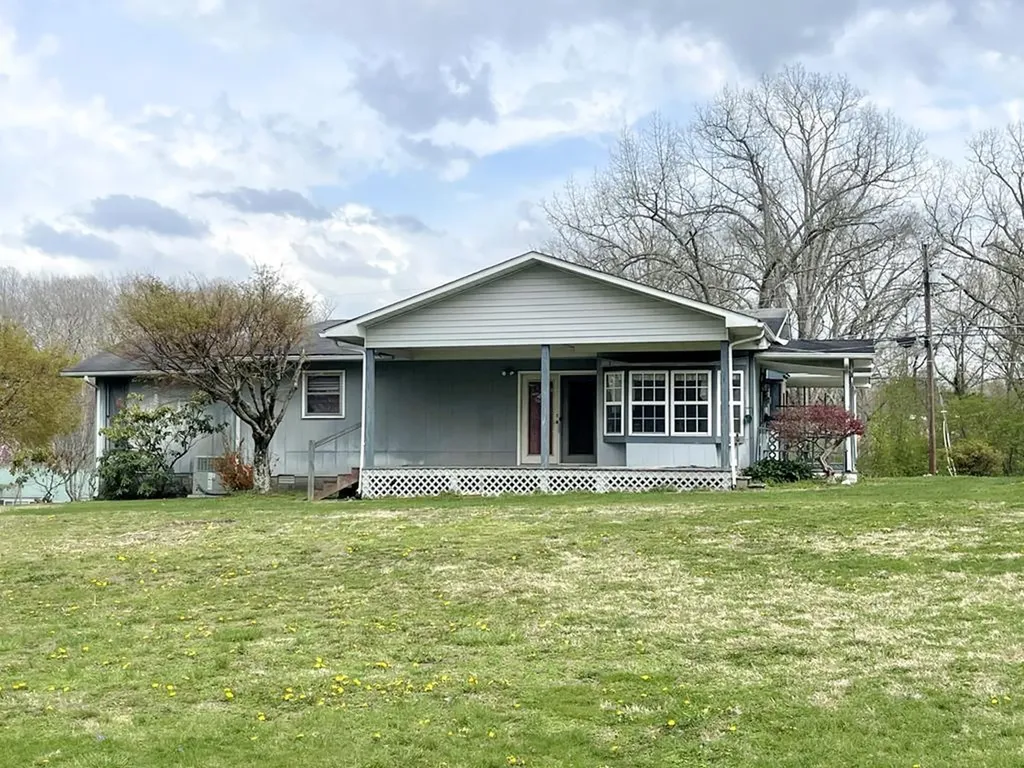 986 Old Mail Road Crossville TN 38555