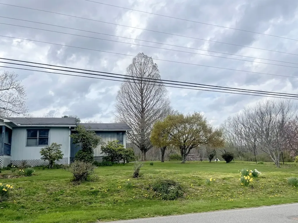 986 Old Mail Road Crossville TN 38555