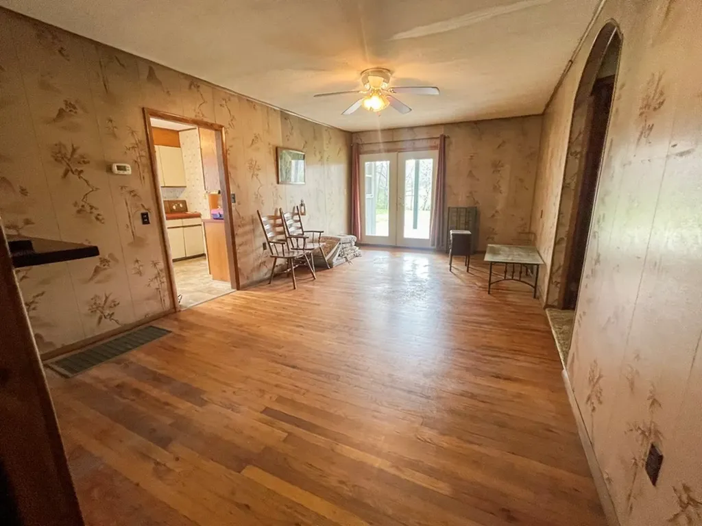 986 Old Mail Road Crossville TN 38555
