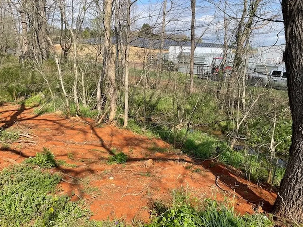 6158 Old Smithville Highway S Sparta TN 38583