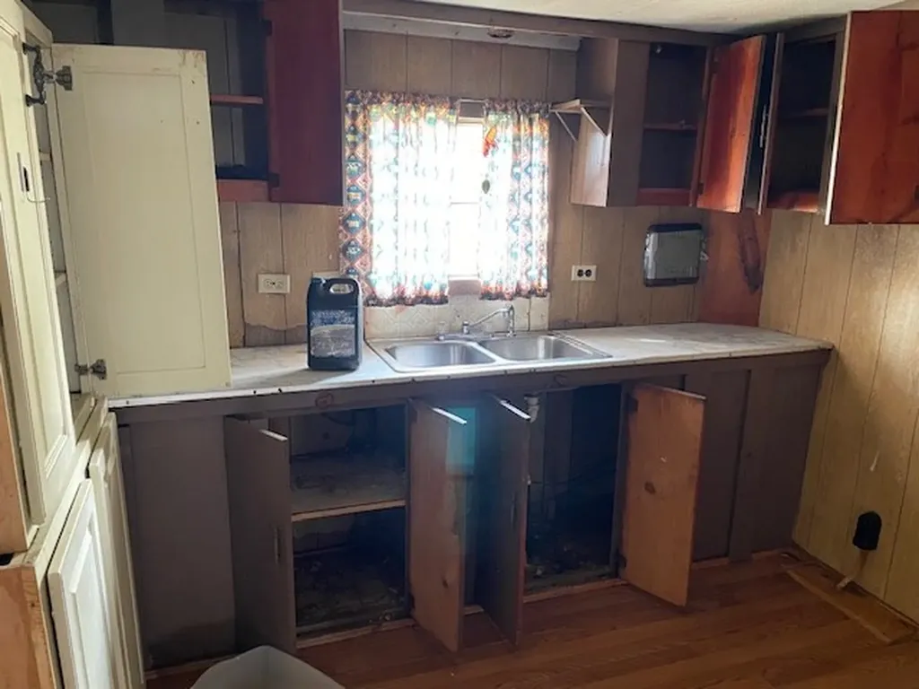 6158 Old Smithville Highway S Sparta TN 38583