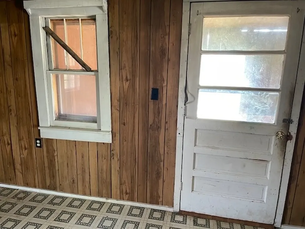 6158 Old Smithville Highway S Sparta TN 38583