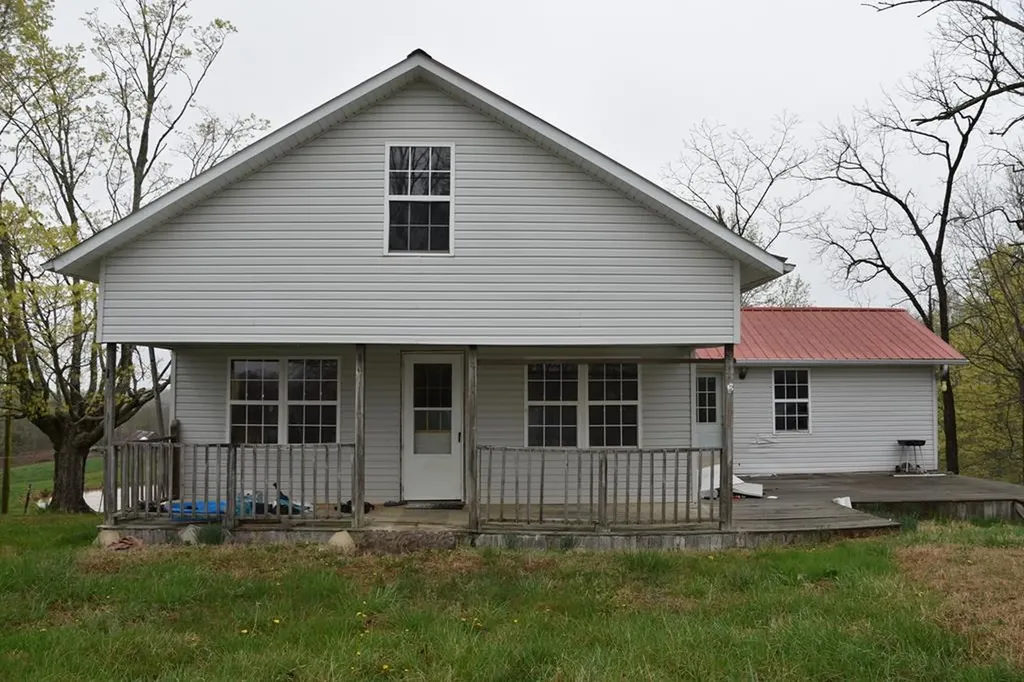 5128 Cove Creek Road Byrdstown TN 38549