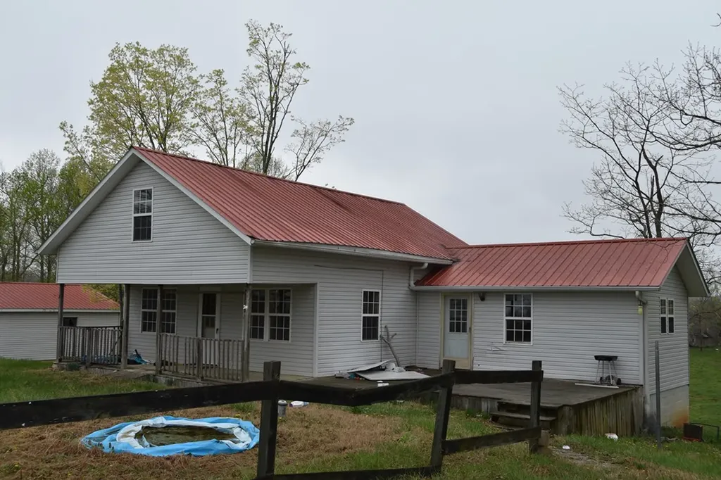 5128 Cove Creek Road Byrdstown TN 38549