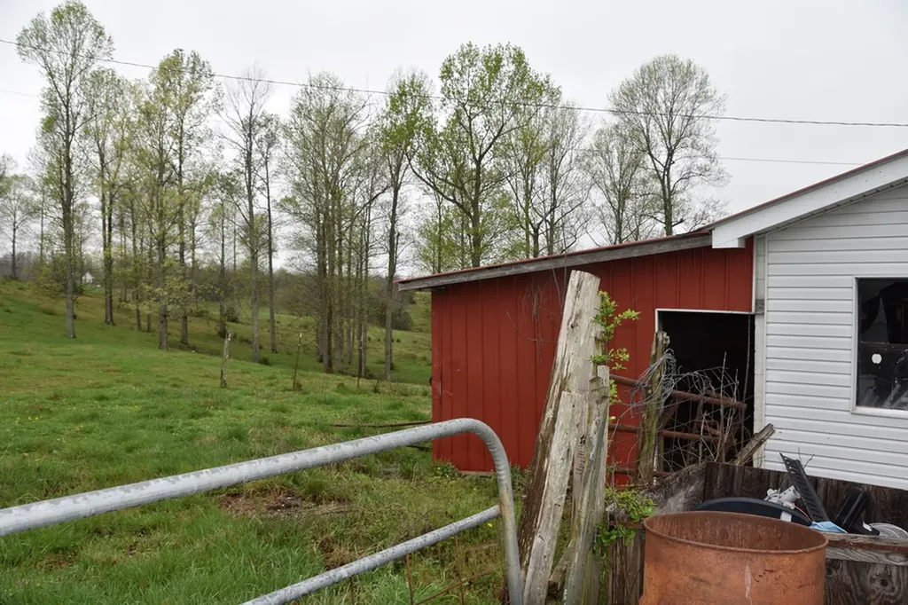 5128 Cove Creek Road Byrdstown TN 38549