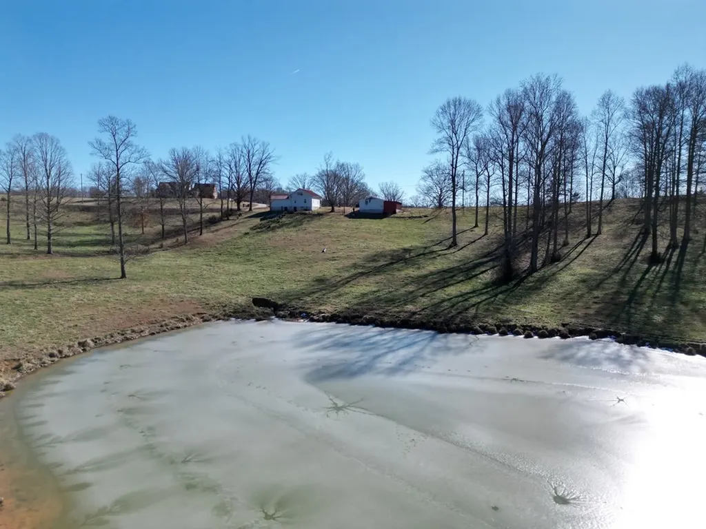 5128 Cove Creek Road Byrdstown TN 38549