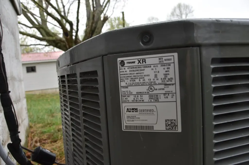 5128 Cove Creek Road Byrdstown TN 38549