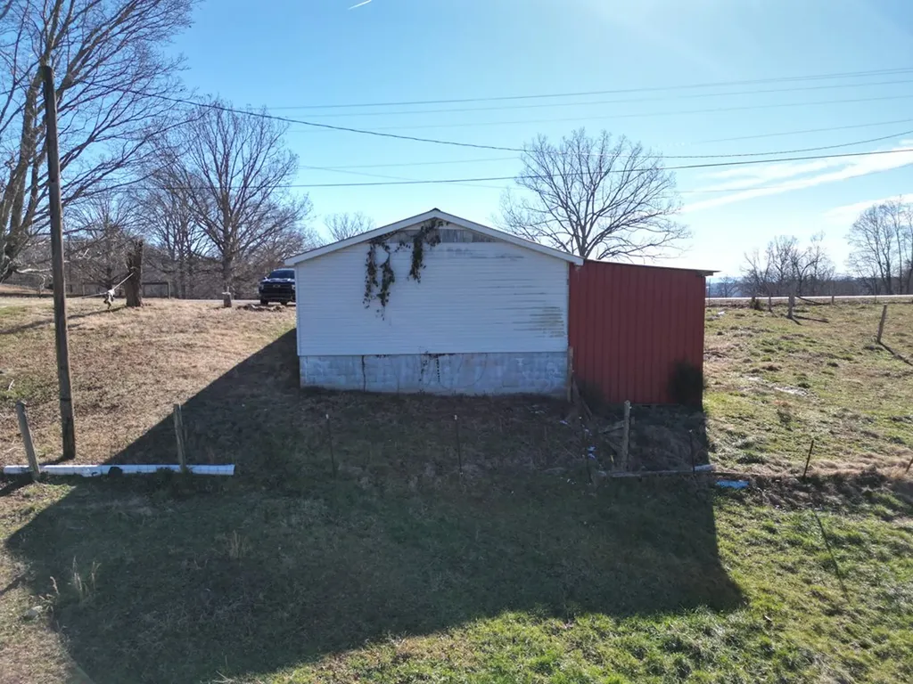 5128 Cove Creek Road Byrdstown TN 38549