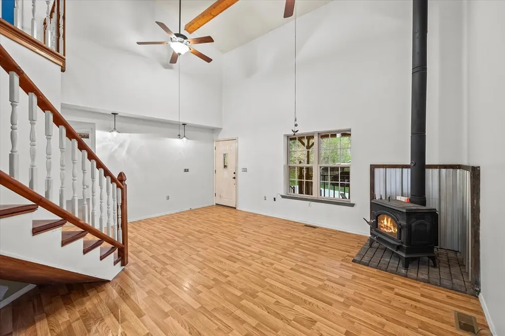 1180 Hopkins Hollow Road Gainesboro TN 38562