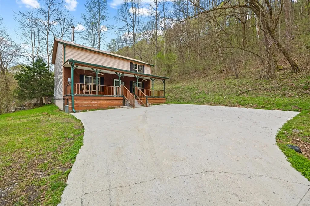 1180 Hopkins Hollow Road Gainesboro TN 38562