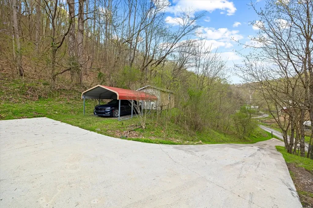 1180 Hopkins Hollow Road Gainesboro TN 38562